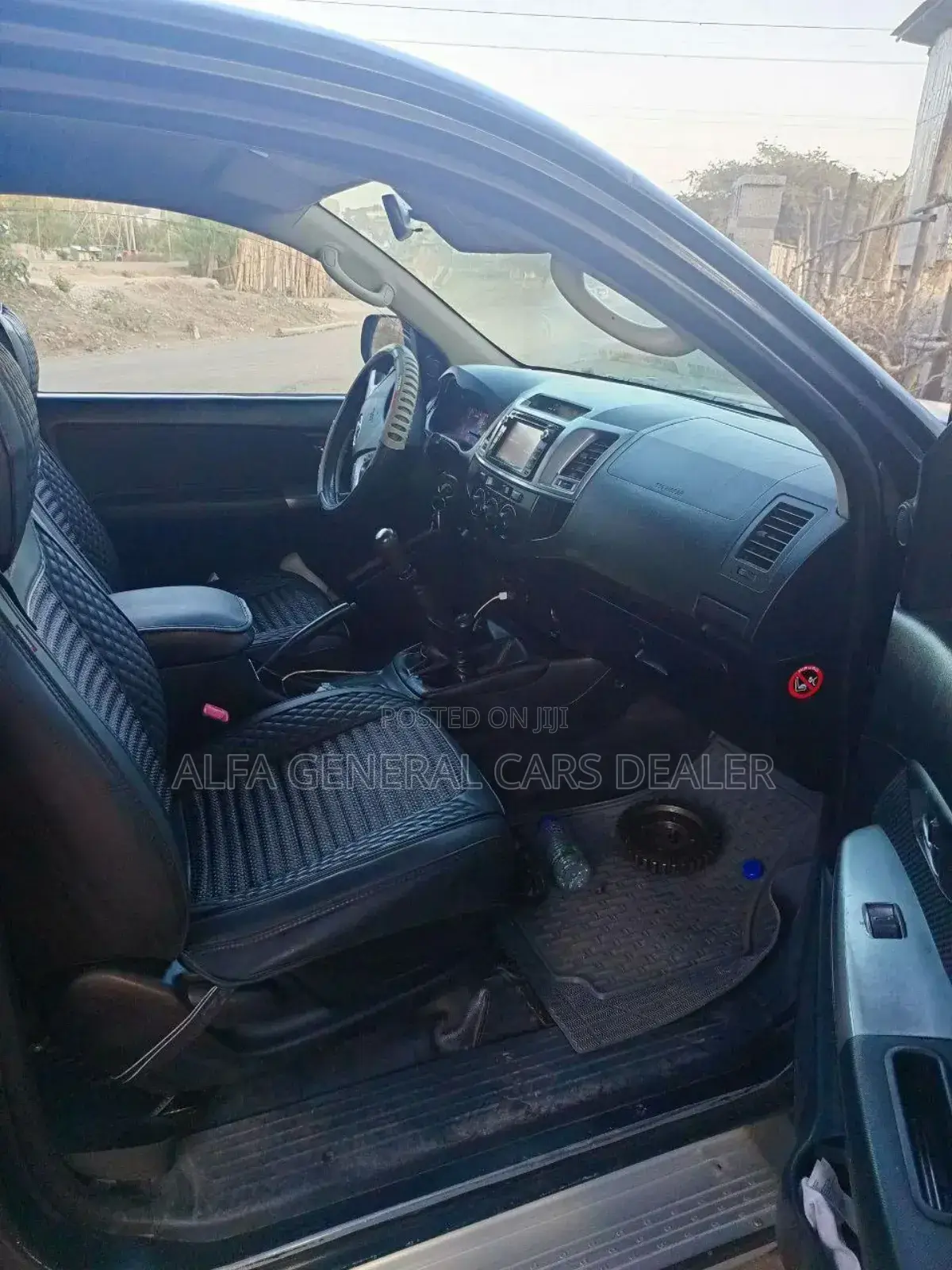 Toyota Hilux 2013 Black