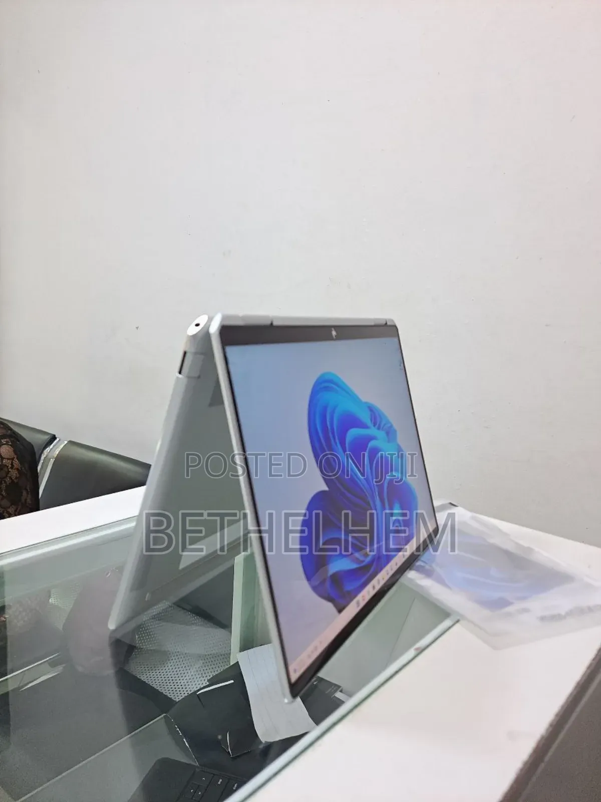 Brand New Hp Spector Core I5 12th Generatio.X360 Convertible