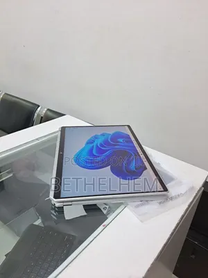 Brand New Hp Spector Core I5 12th Generatio.X360 Convertible