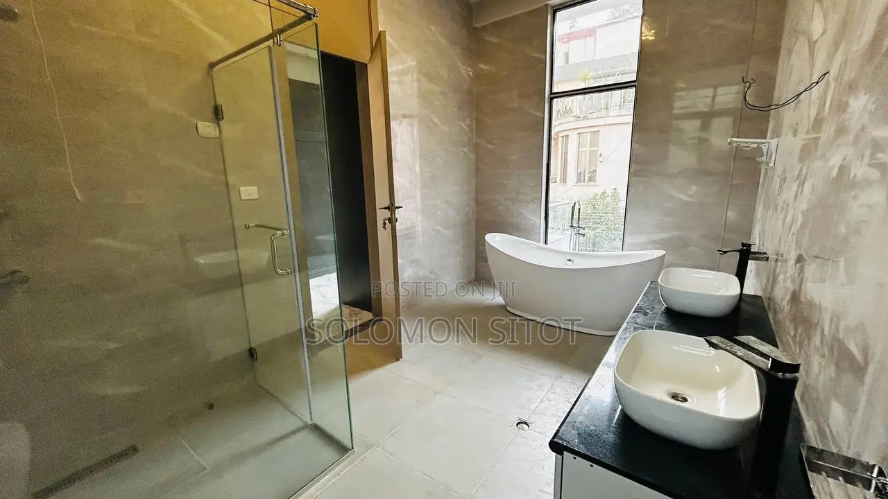 6bdrm Townhouse/Terrace in Megenagna Topview, Yeka for sale
