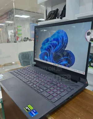 New Laptop Dell G15 5535 16GB Intel Core I7 SSD 1T