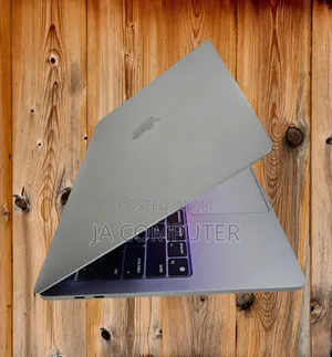 New Laptop Apple MacBook Pro M1 8GB Apple M1 SSD 512GB