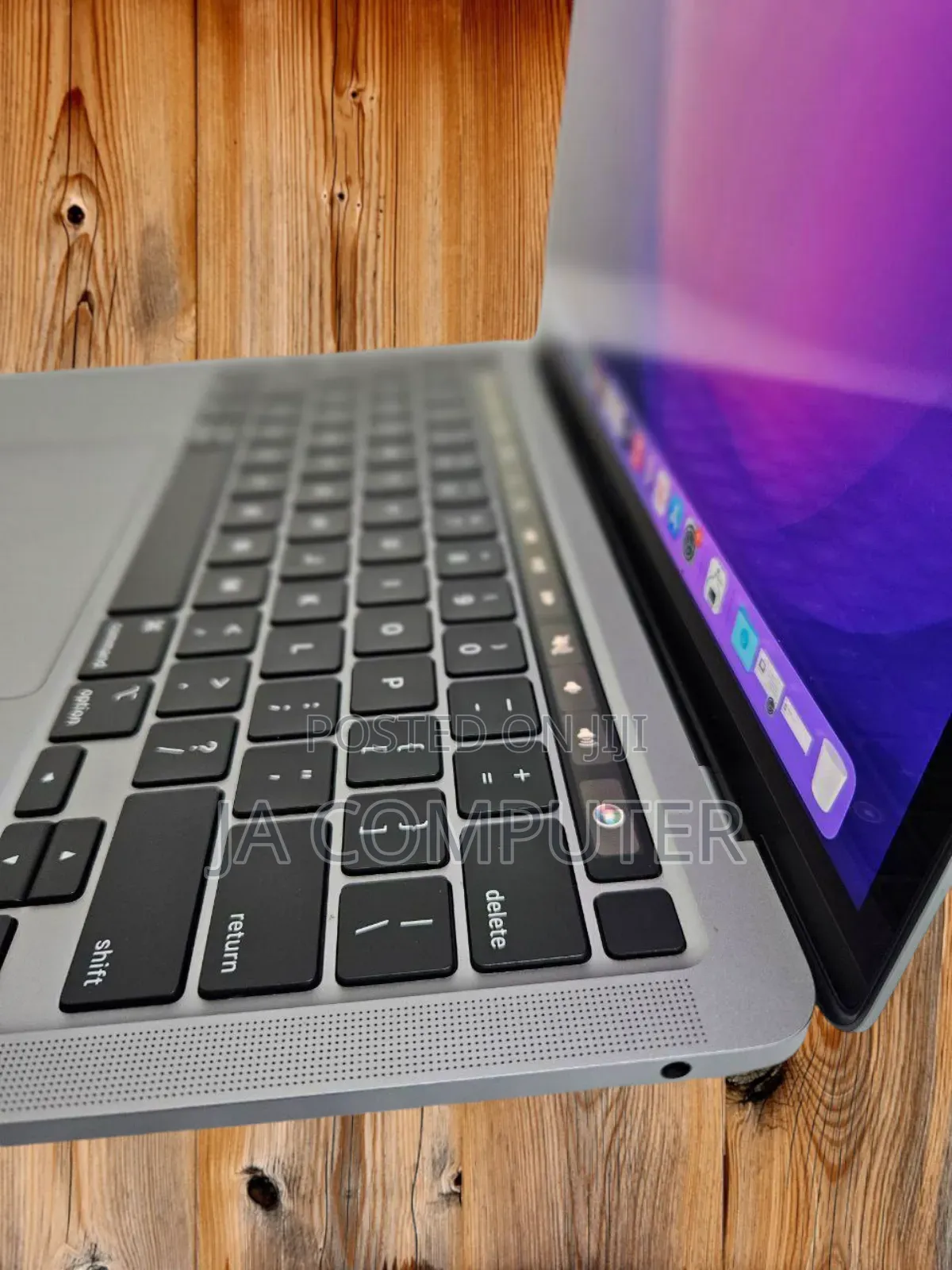 New Laptop Apple MacBook Pro M1 8GB Apple M1 SSD 512GB