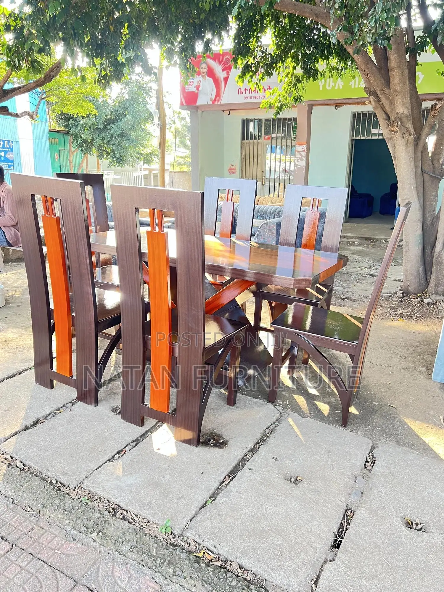የመመገብያ ጠረዼዛ(Dining Table) Full Set Withe Six Chairs Made