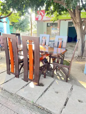 የመመገብያ ጠረዼዛ(Dining Table) Full Set Withe Six Chairs Made