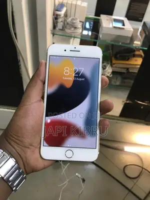 Photo - Apple iPhone 7 Plus 32 GB Gold