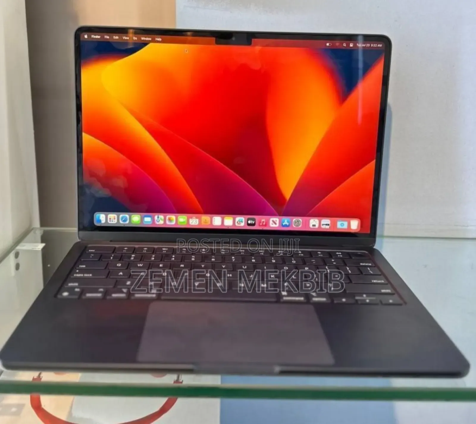 New Laptop Apple MacBook Air 2022 M2 8GB Intel Core I7 SSD 256GB