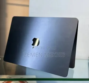 New Laptop Apple MacBook Air 2022 M2 8GB Intel Core I7 SSD 256GB