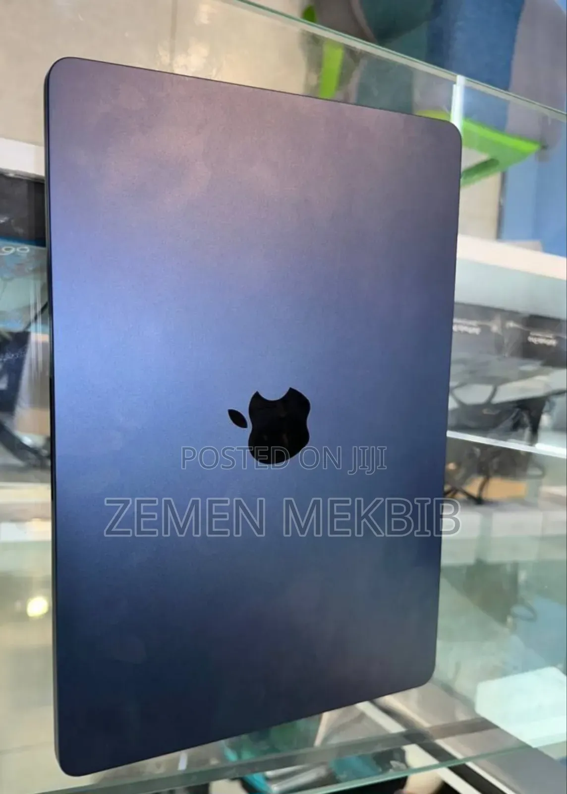 New Laptop Apple MacBook Air 2022 M2 8GB Intel Core I7 SSD 256GB