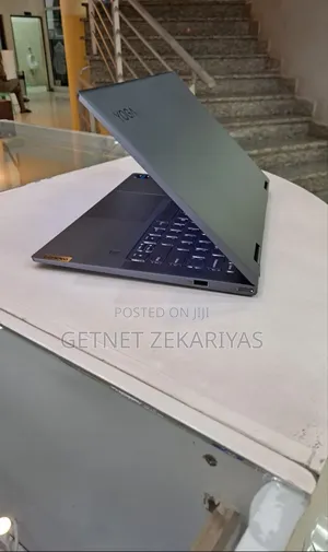 New Laptop Lenovo Yoga 710 16GB Intel Core I7 SSD 512GB