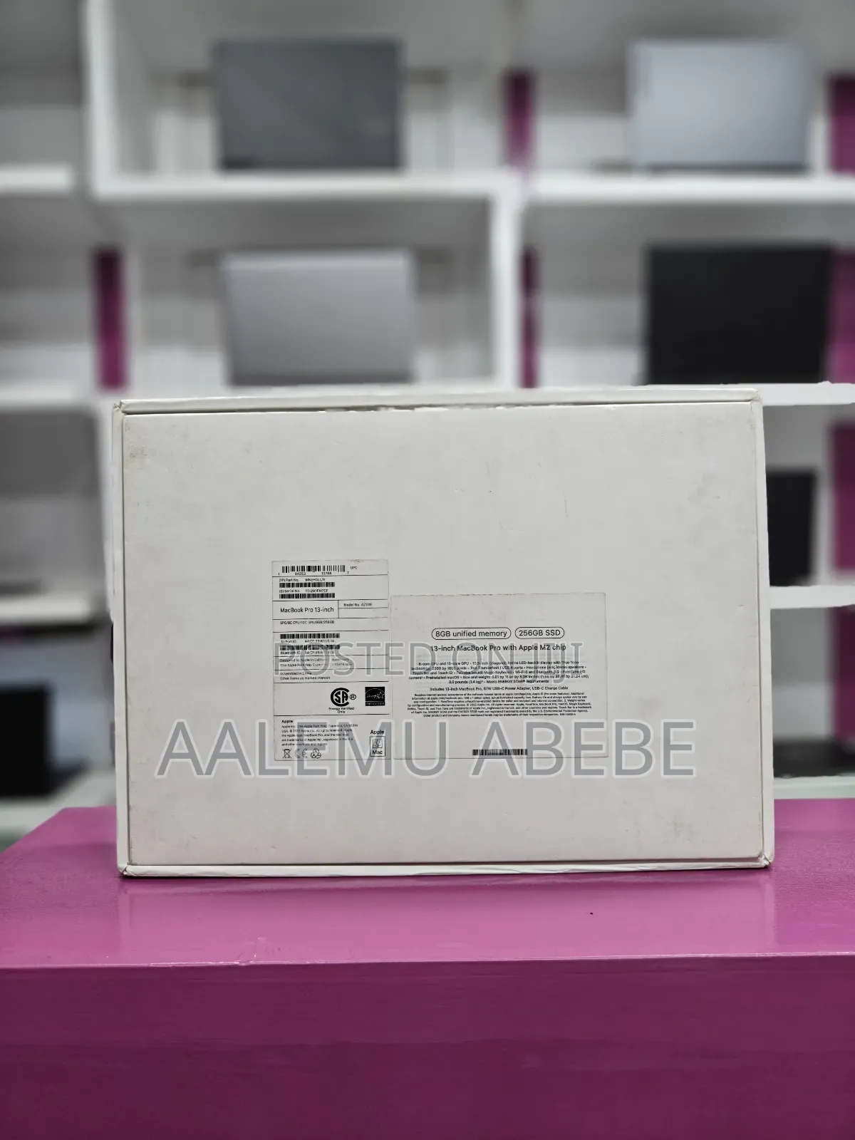 New Laptop Apple MacBook Pro 2022 M2 8GB Apple M2 SSD 256GB