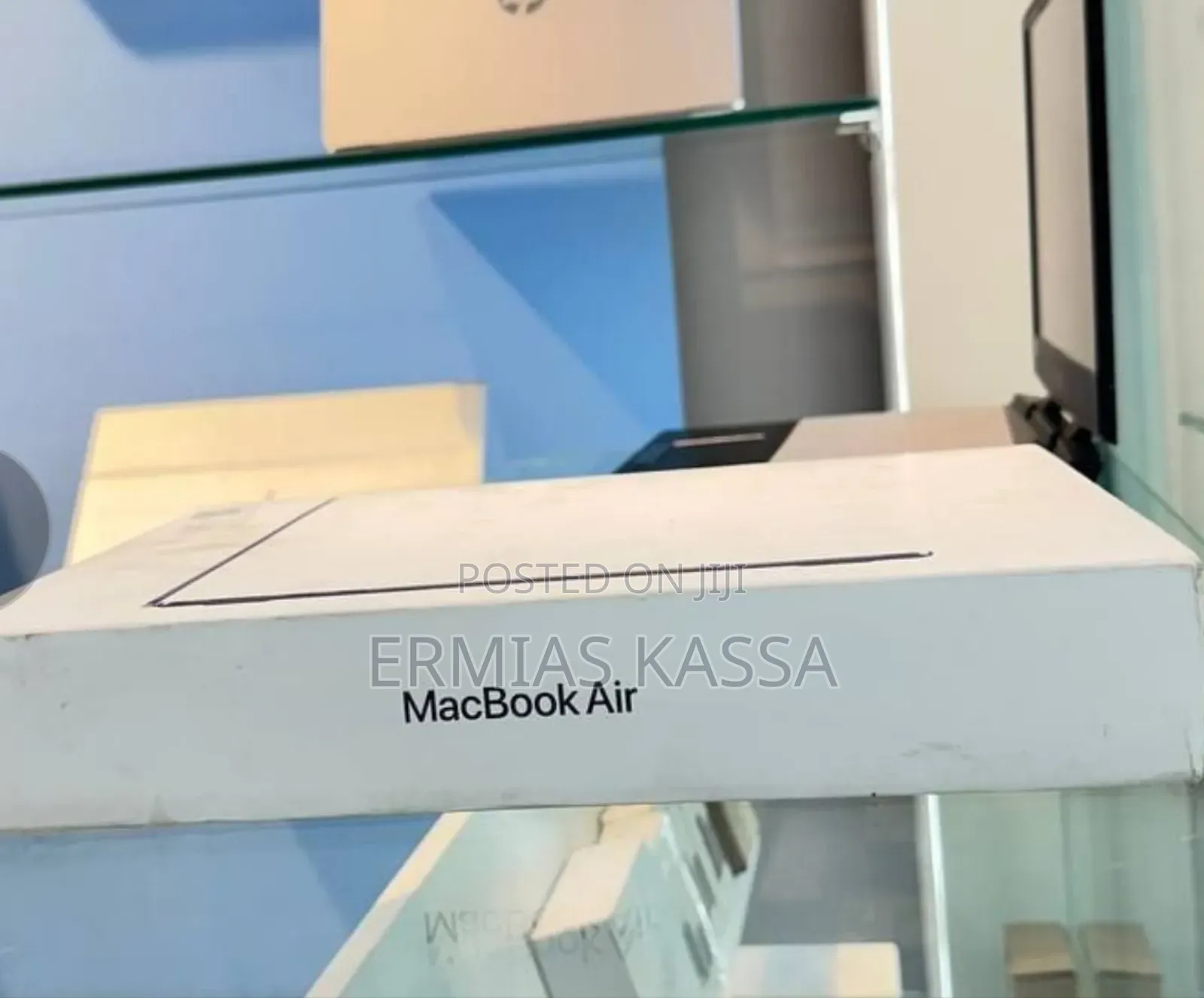 New Laptop Apple MacBook Air 2024 M3 13-Inch 8GB Apple M3 SSD 256GB