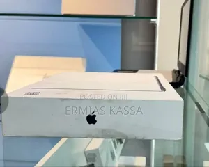 New Laptop Apple MacBook Air 2024 M3 13-Inch 8GB Apple M3 SSD 256GB