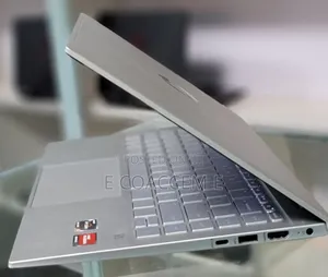 New Laptop HP 8GB AMD Ryzen 5 SSD 512GB