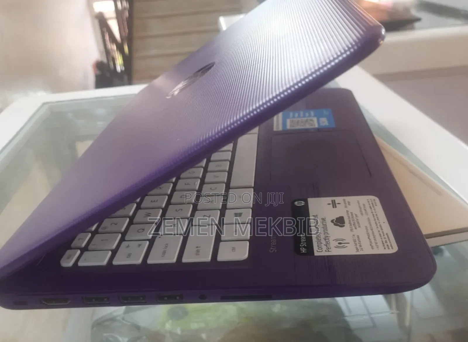 New Laptop HP 4GB Intel Xeon HDD 250GB