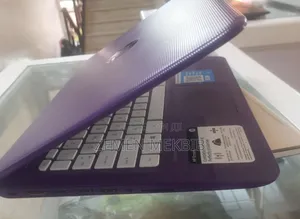 New Laptop HP 4GB Intel Xeon HDD 250GB