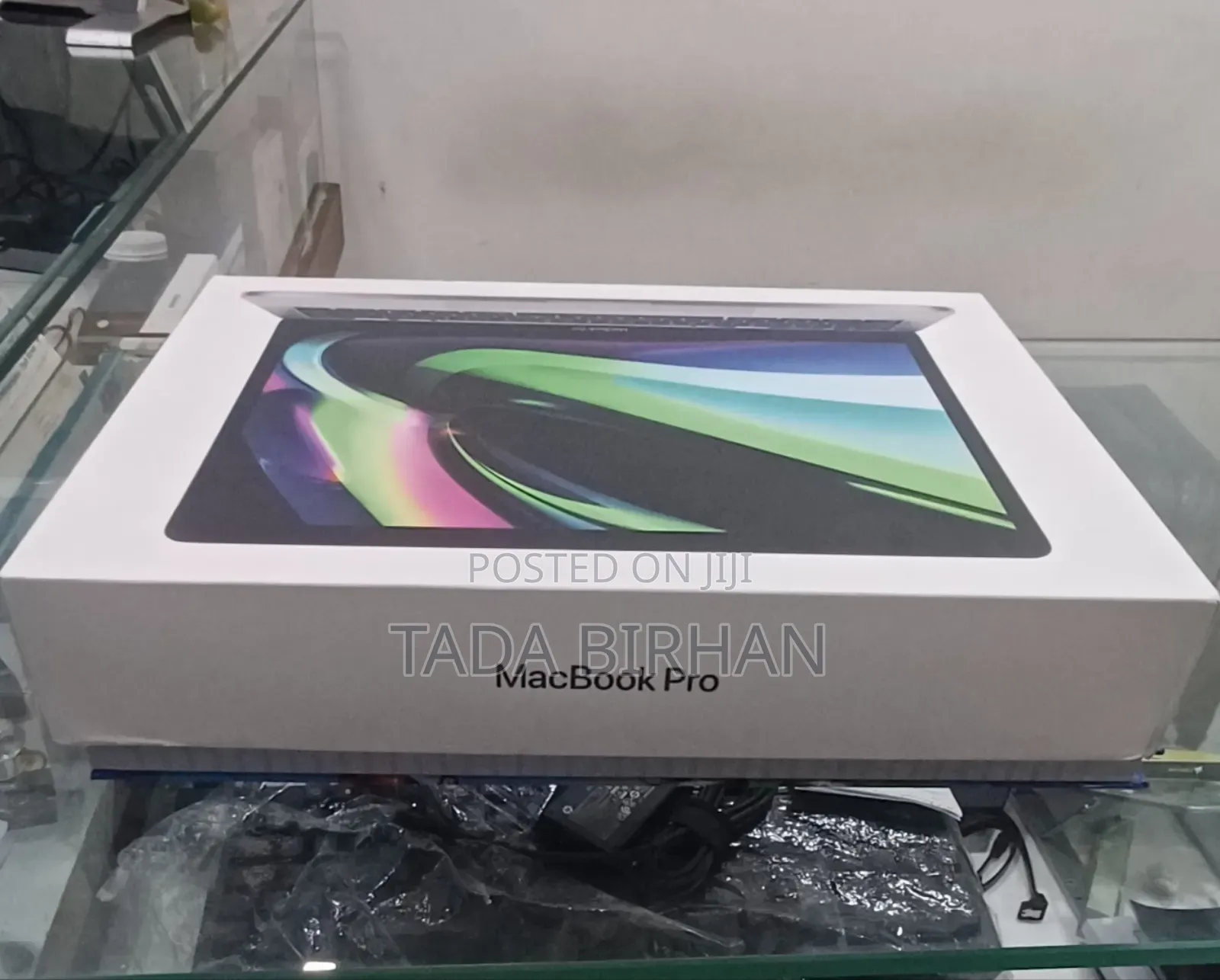 New Laptop Apple MacBook Pro M1 8GB Apple M1 Pro SSD 512GB