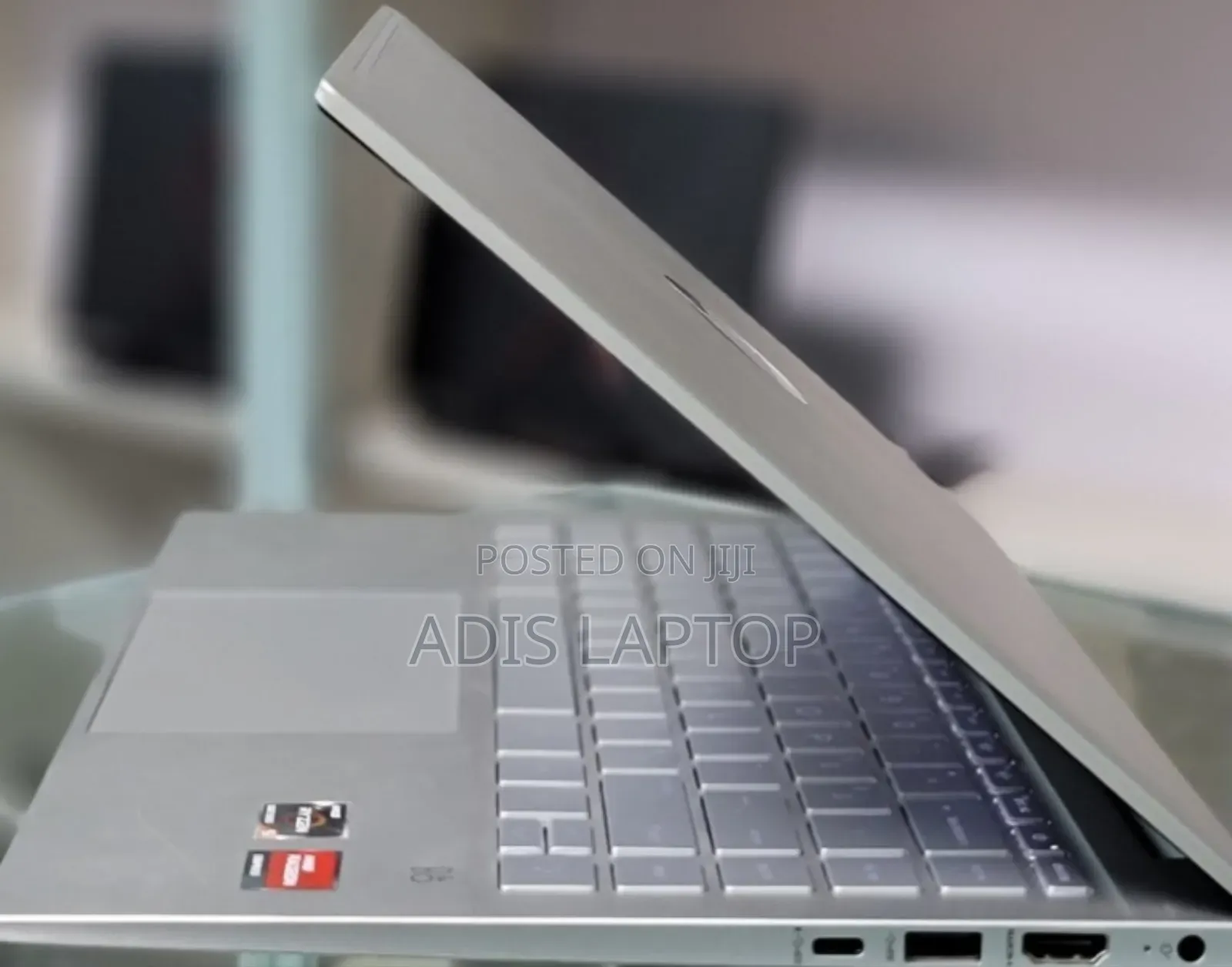 New Laptop HP Pavilion 11 8GB AMD Ryzen 5 SSD 512GB