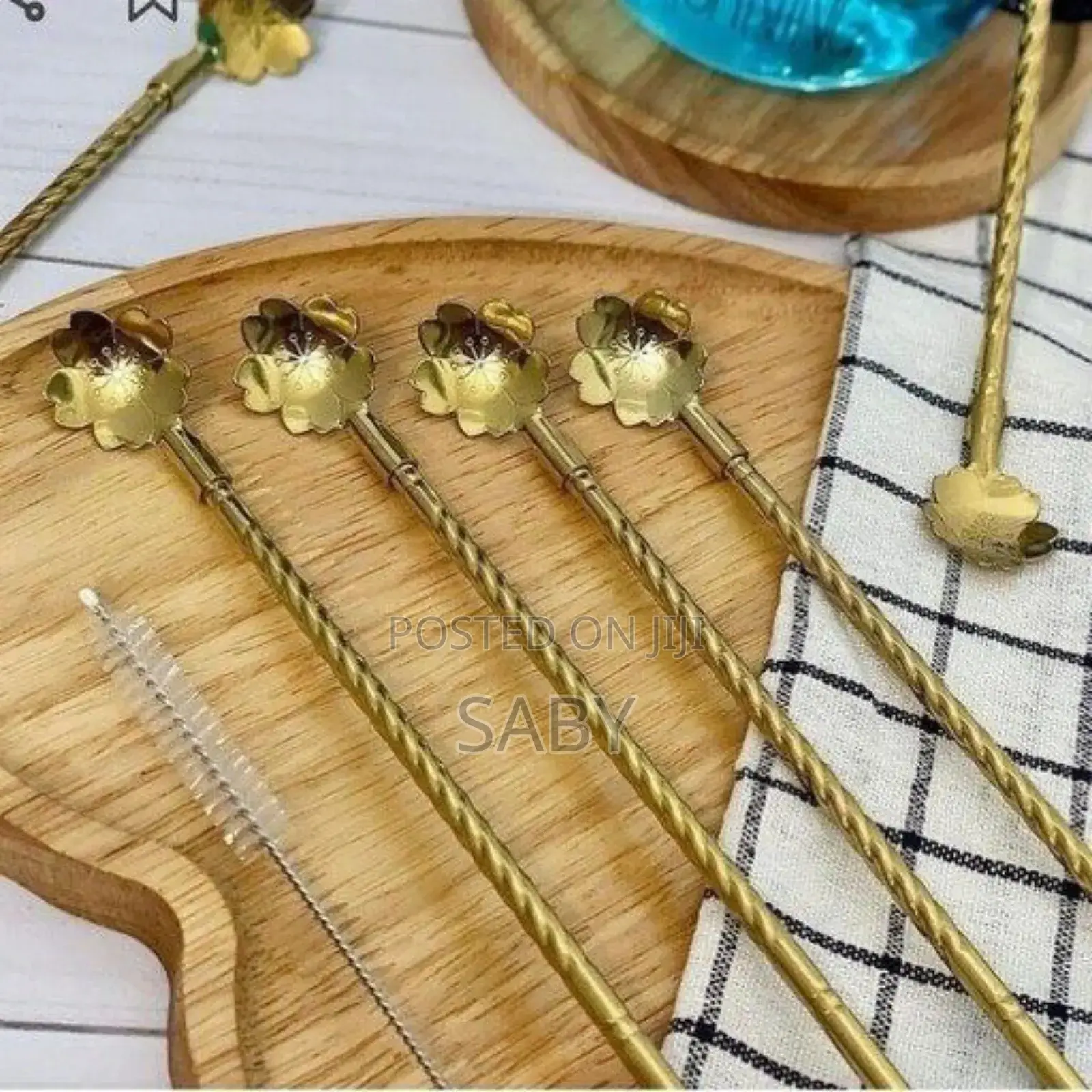 እንደ ማማሰያም መጠጫም የሚያገለግል Straws With Cleaning Brush