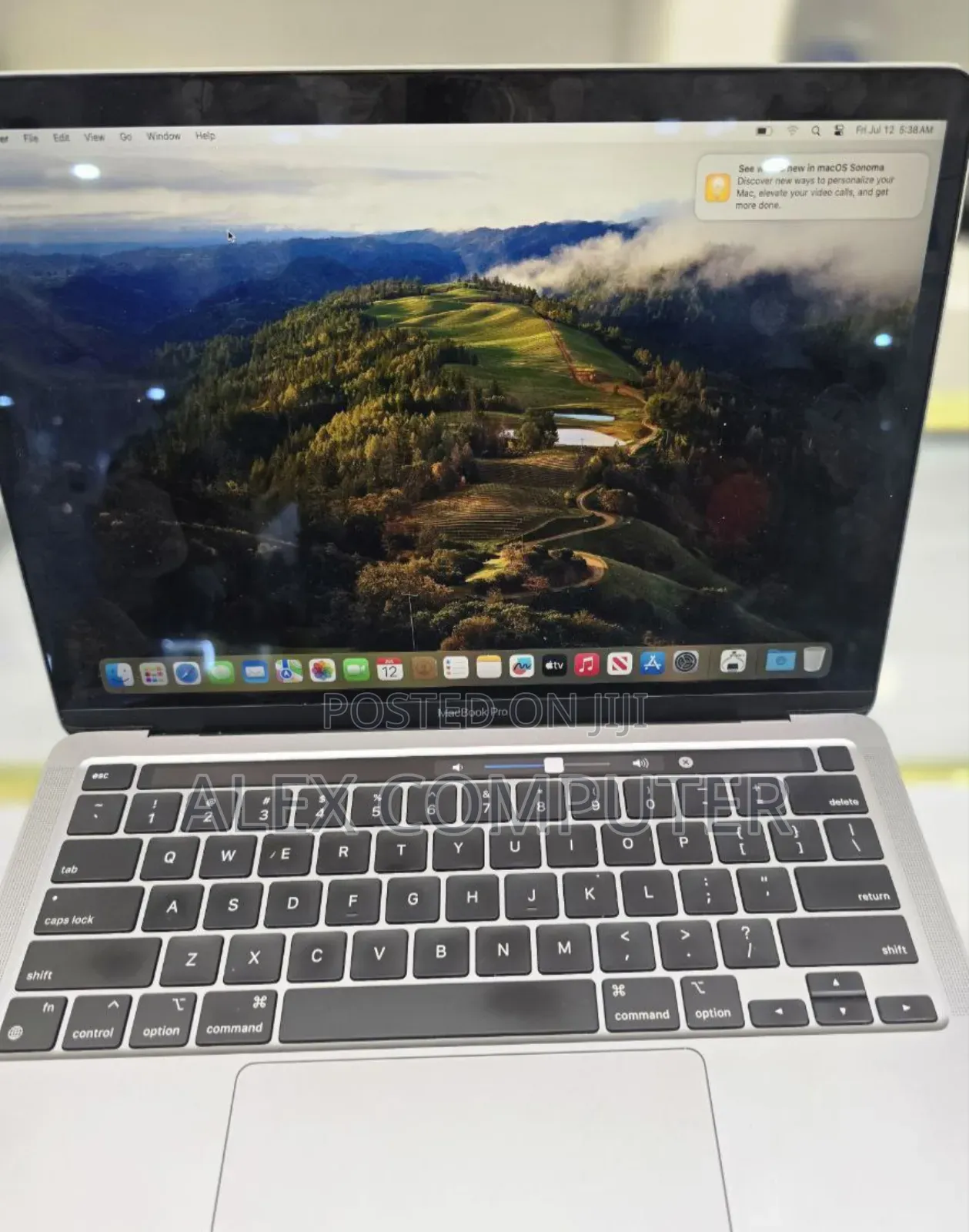 New Laptop Apple MacBook Pro 8GB Apple M1 SSD 256GB