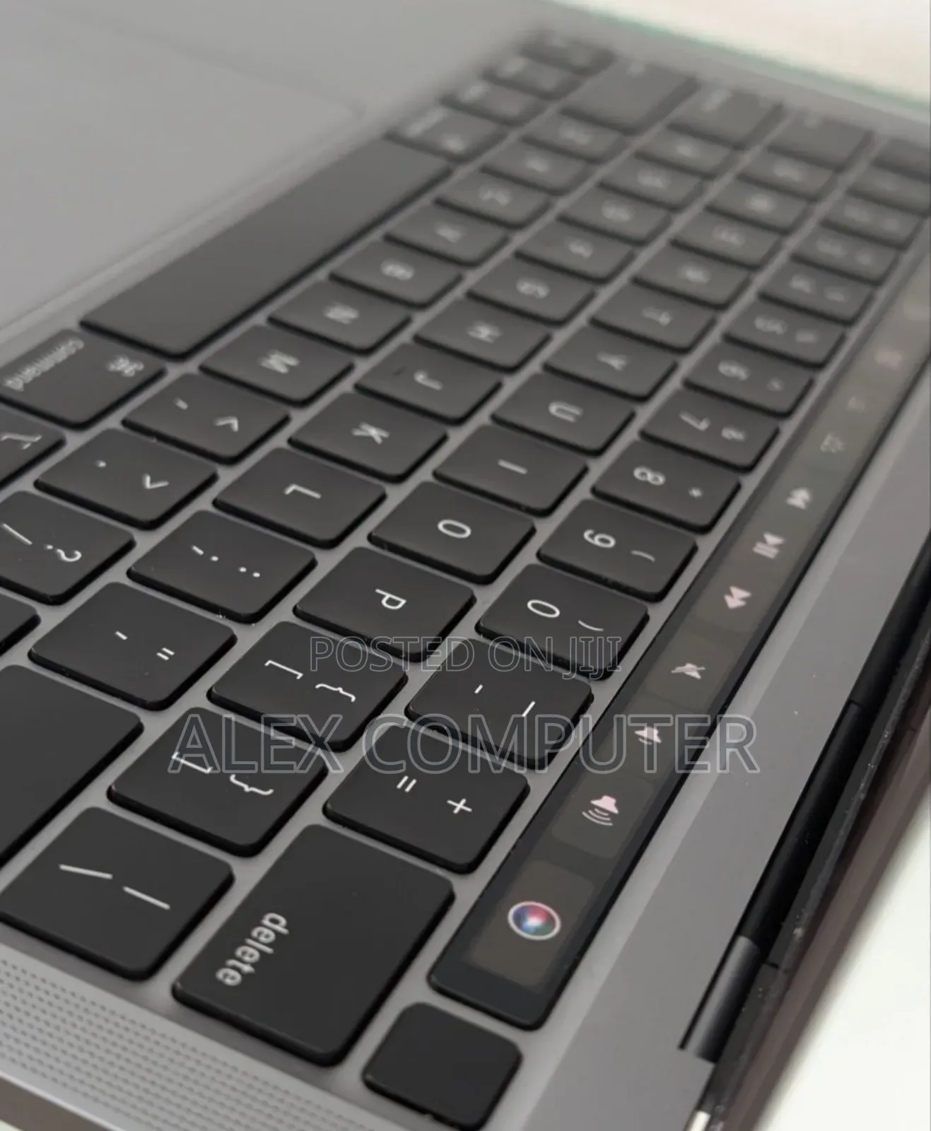 New Laptop Apple MacBook Pro 2020 M1 8GB Apple M1 SSD 512GB