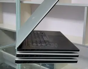 New Laptop Dell Precision 15 3520 32GB Intel Core i7 SSD 512GB