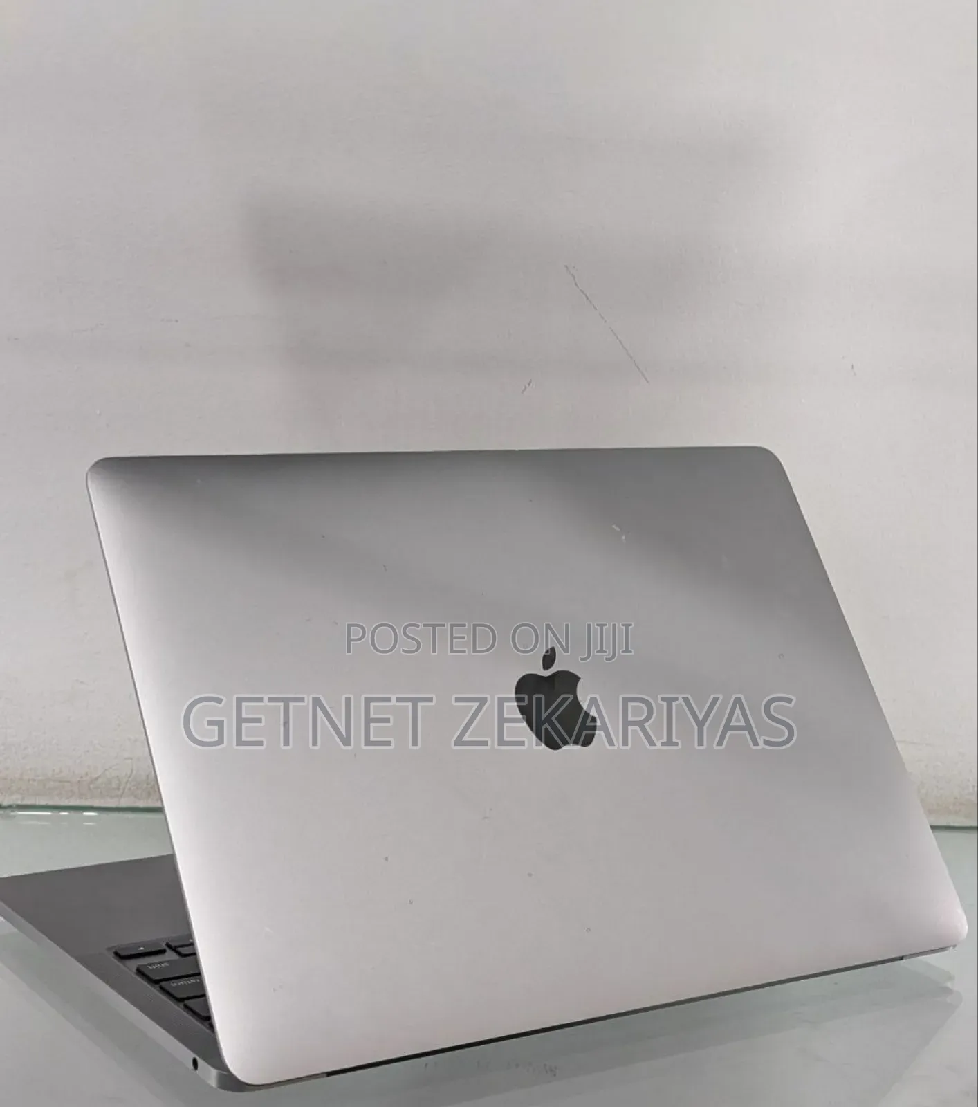 New Laptop Apple MacBook Pro 2023 M2 8GB Apple M2 SSD 256GB
