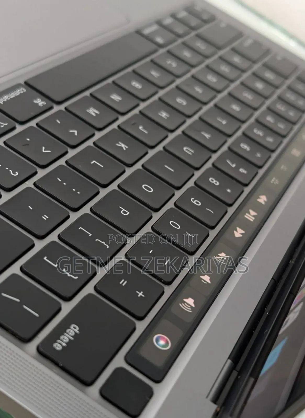 New Laptop Apple MacBook Pro 2023 M2 8GB Apple M2 SSD 256GB