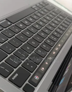 New Laptop Apple MacBook Pro 2022 M2 8GB Apple M2 SSD 256GB