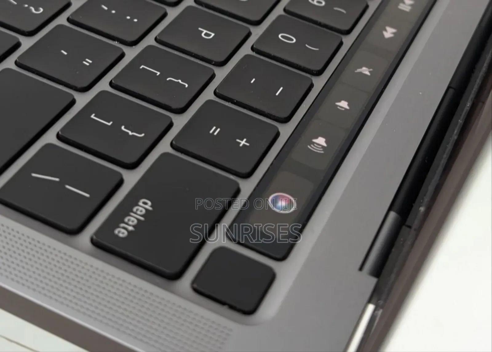 New Laptop Apple MacBook Pro M1 8GB Apple M1 SSD 512GB