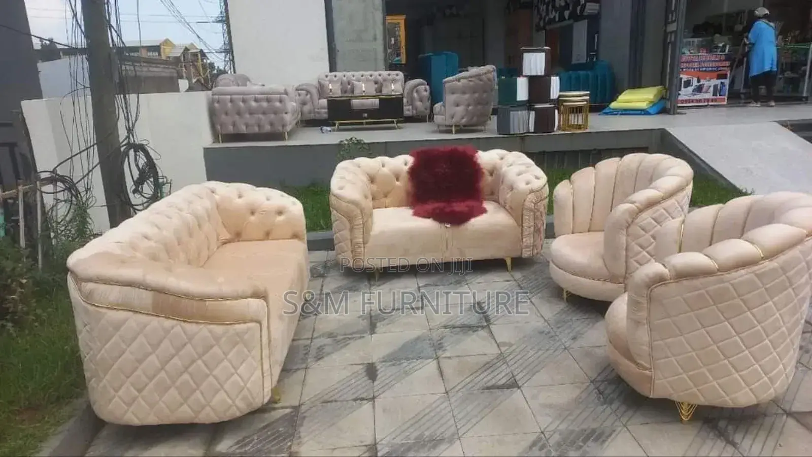 7 Seater Oval Sofa