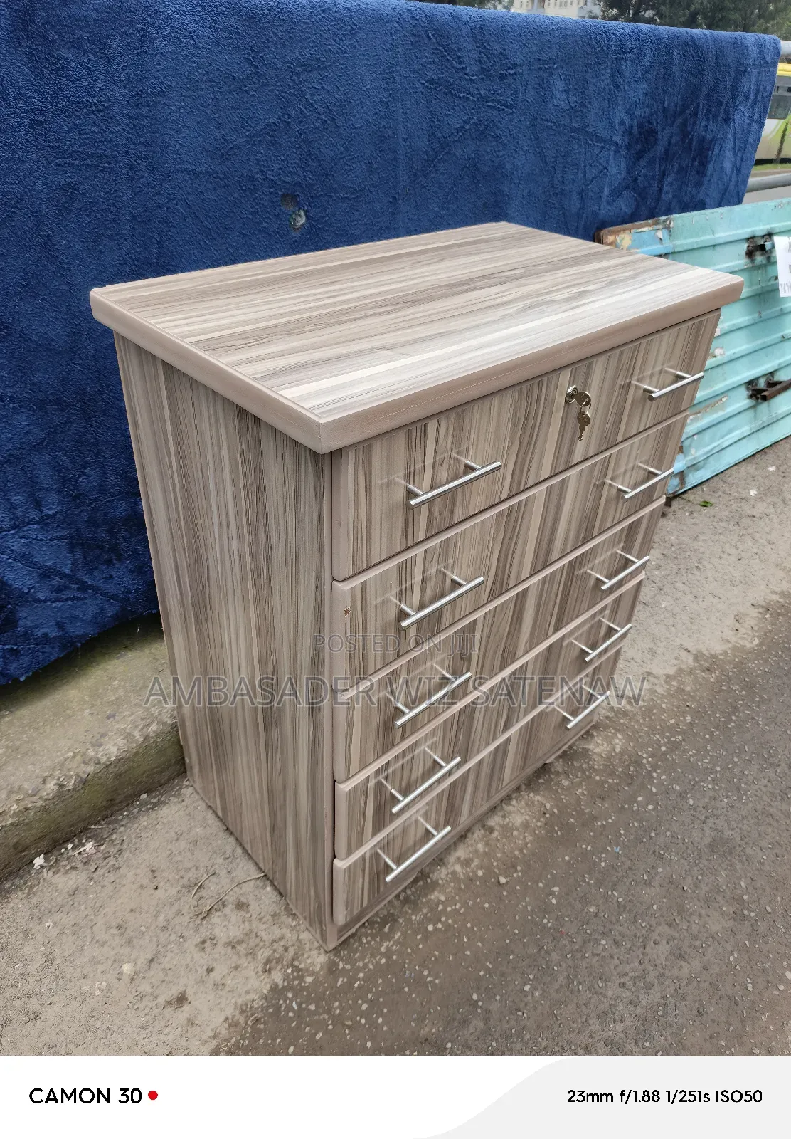 ሸሚዝ ማስቀመጫ/ ኮሞ