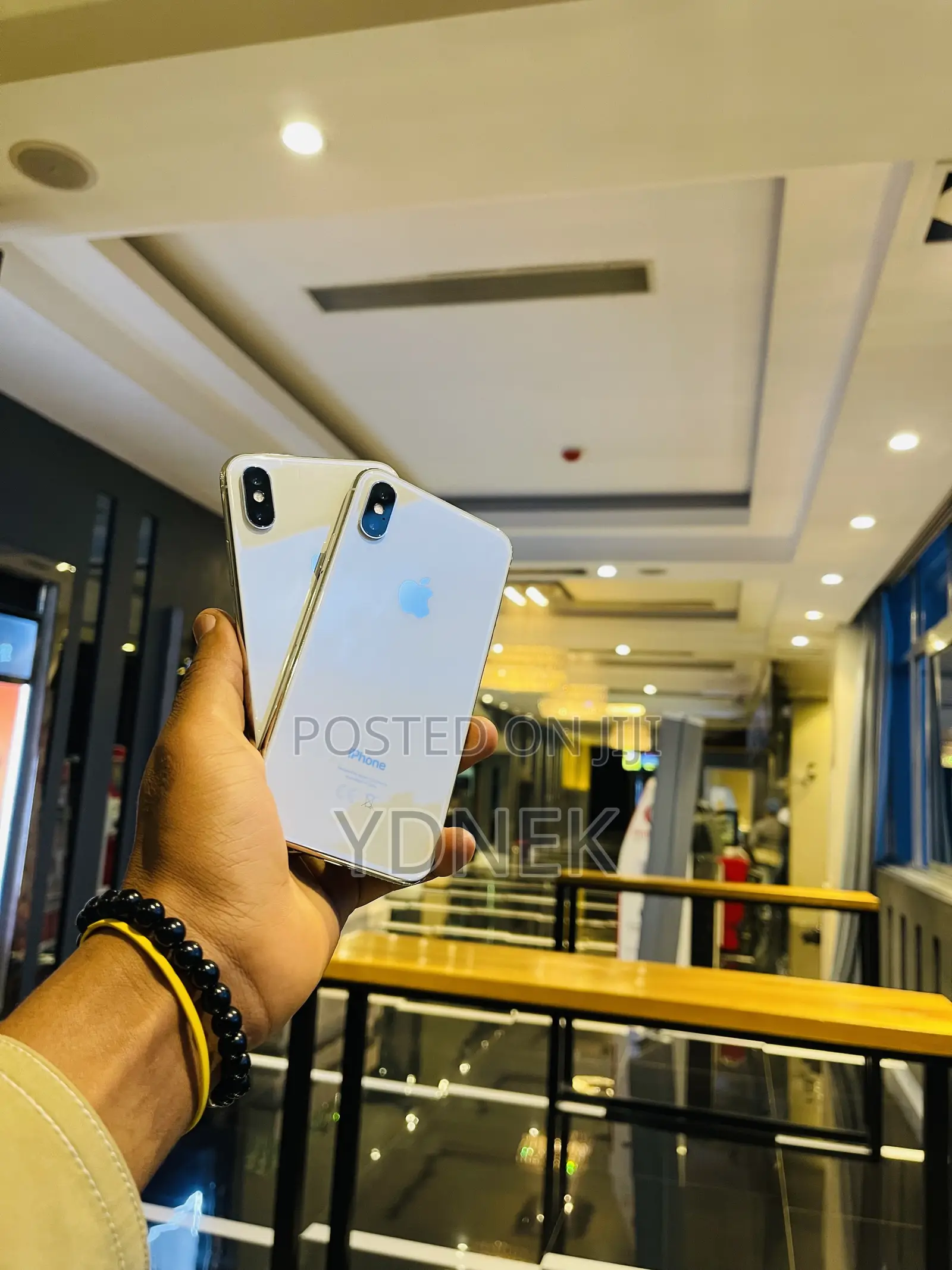 Apple iPhone X 64 GB White