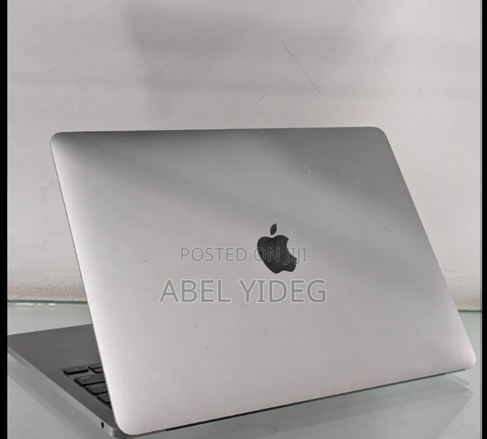 New Laptop Apple MacBook Pro 2022 M2 8GB Apple M2 SSD 256GB