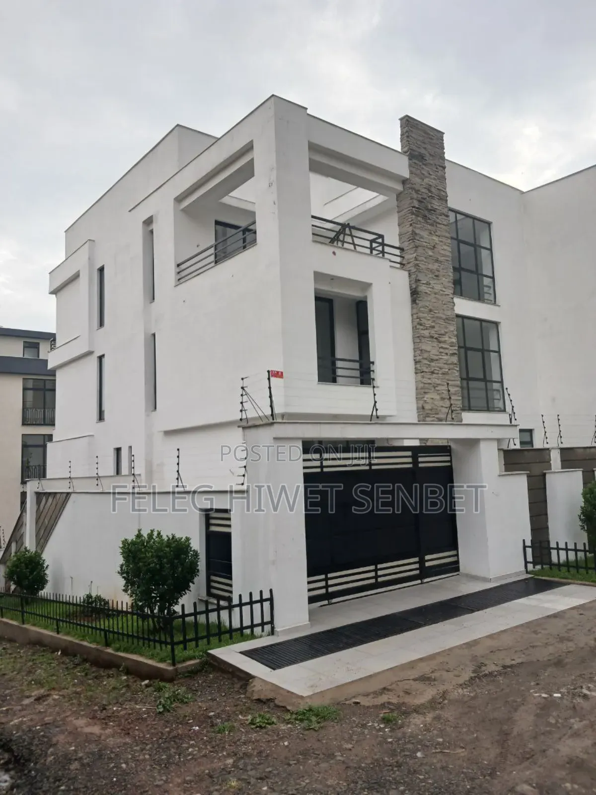 Furnished 7bdrm House in አአ, Bole for sale