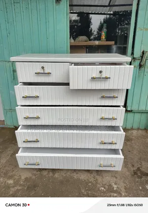 የልብስ ማስቀመጫ/ኮሞ