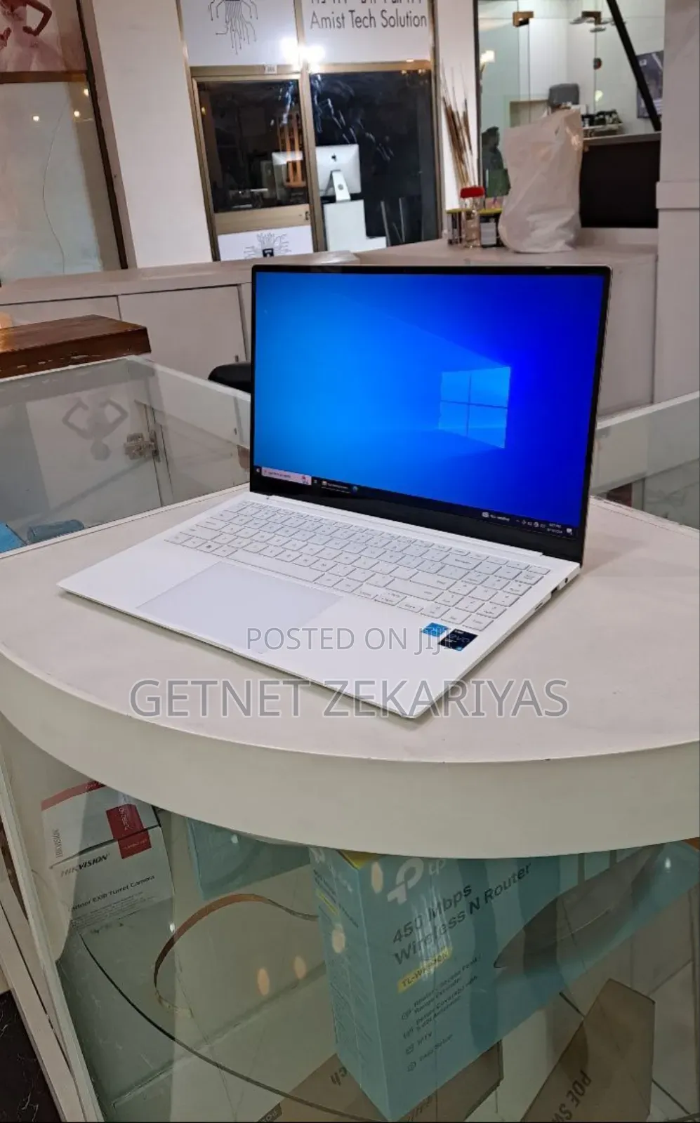 New Laptop Samsung 8GB Intel Core I5 SSD 256GB