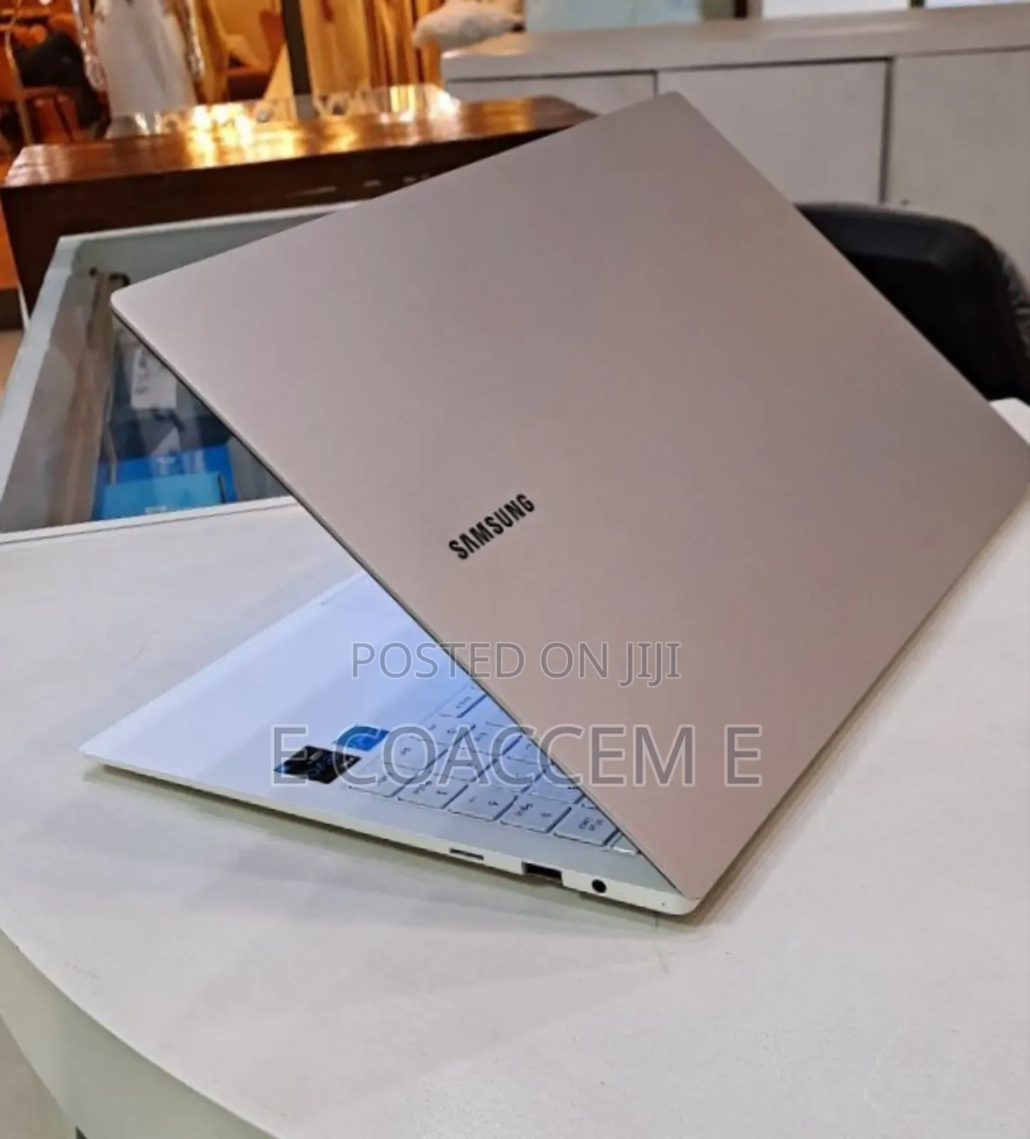 New Laptop Samsung 8GB Intel Core I5 SSD 256GB