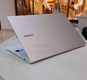 New Laptop Samsung 8GB Intel Core I5 SSD 256GB