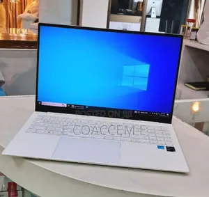 New Laptop Samsung 8GB Intel Core I5 SSD 256GB