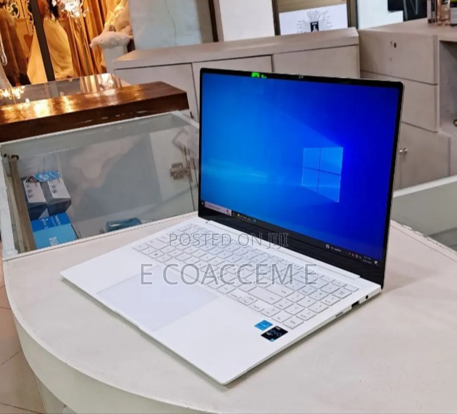 New Laptop Samsung 8GB Intel Core I5 SSD 256GB