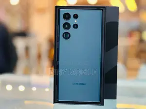 New Samsung Galaxy S22 Ultra 256 GB Green