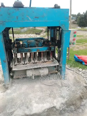 Photo - የሚሸጥ የብሎኬት ማሸን እና 22kva ሳይለንት ጀነሬተር 
ባለ