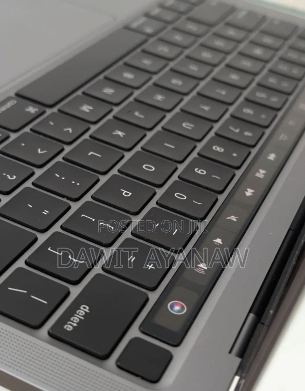 New Laptop Apple MacBook Pro 2020 M1 8GB Apple M2 SSD 512GB