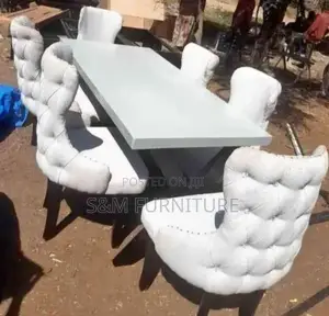 Photo - 6 Seater Dinning Table