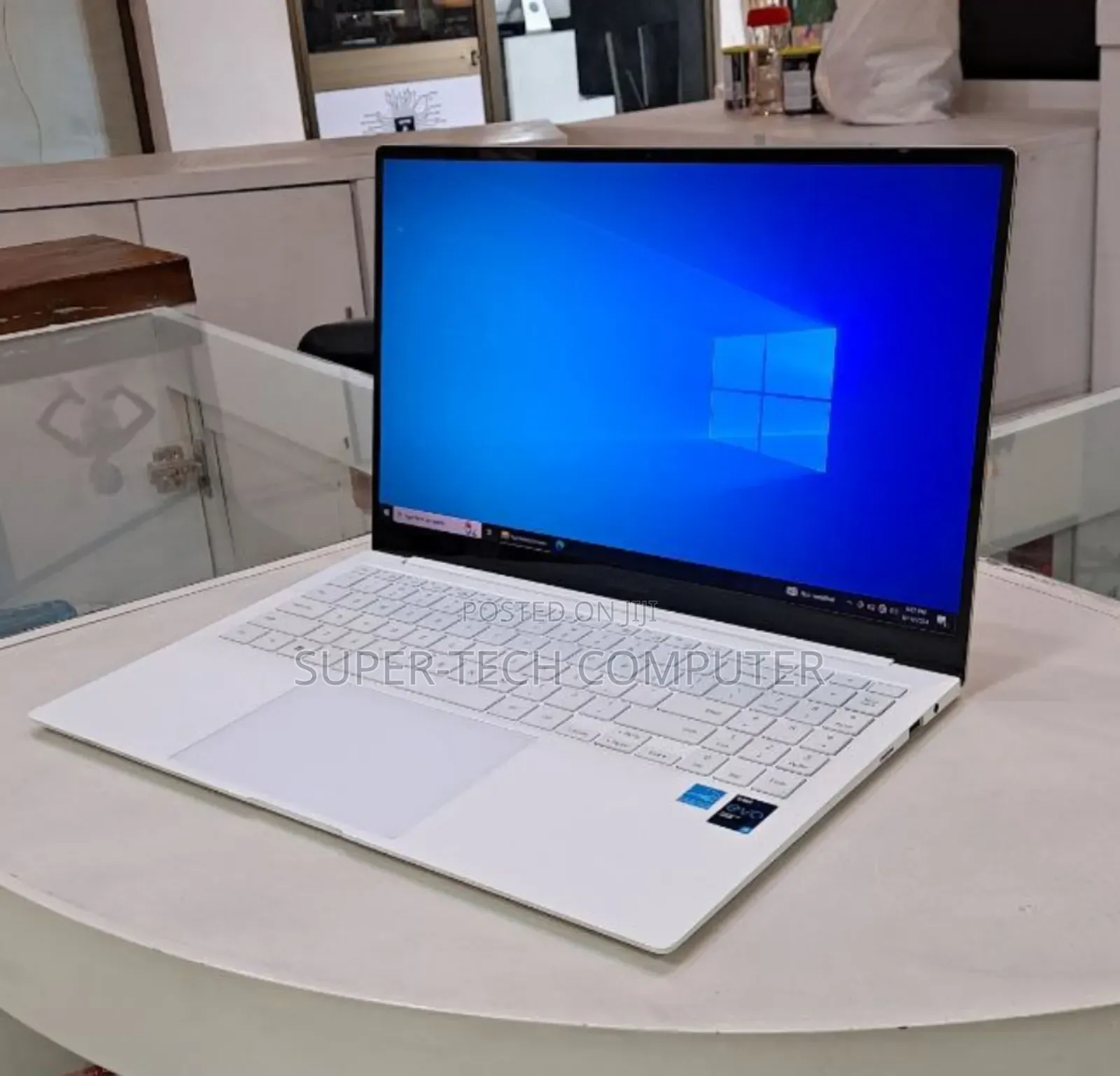 New Laptop Samsung N140 8GB Intel Core I5 SSD 256GB