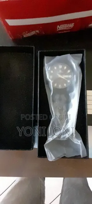 Photo - Watch Quartz Voom