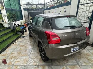 Suzuki Swift 2022 Gray