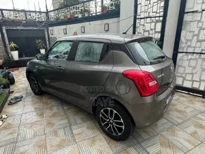 Suzuki Swift 2022 Gray