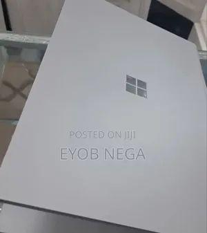 New Laptop Microsoft Surface Book 2 16GB Intel Core I7 SSD 256GB